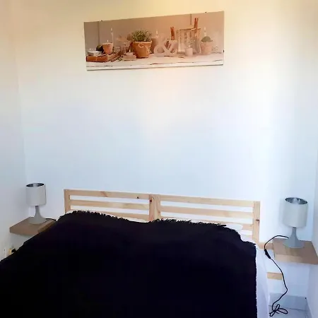 Апартаменти D'une Avec Piscine Partagee Et Terrasse Amenagee A A 2 Km De La